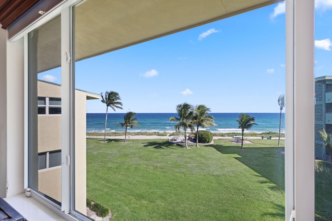 合同活跃: $375,000 (1 贝兹, 1 浴室, 860 平方英尺)