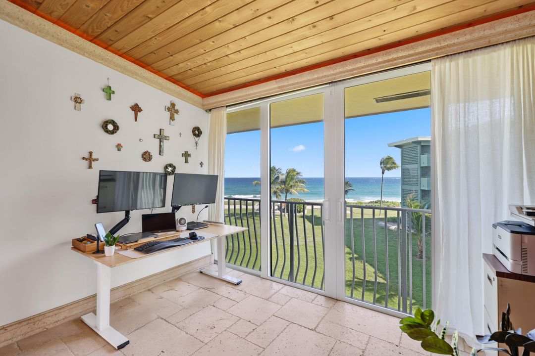 合同活跃: $375,000 (1 贝兹, 1 浴室, 860 平方英尺)