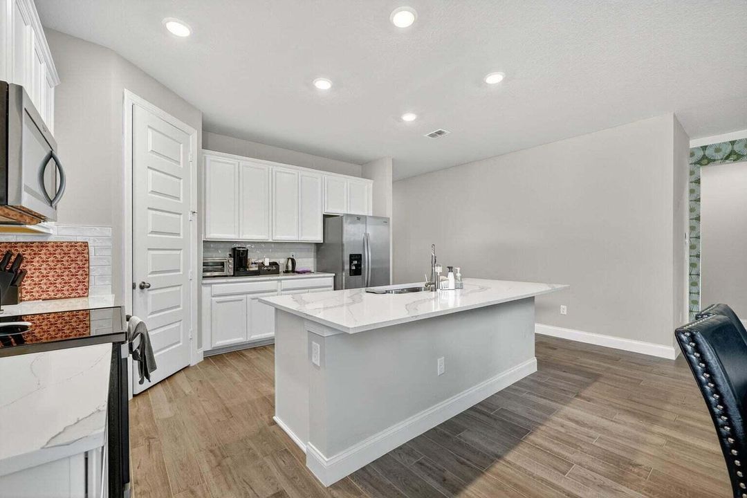 En Renta: $3,300 (4 camas, 2 baños, 1916 Pies cuadrados)