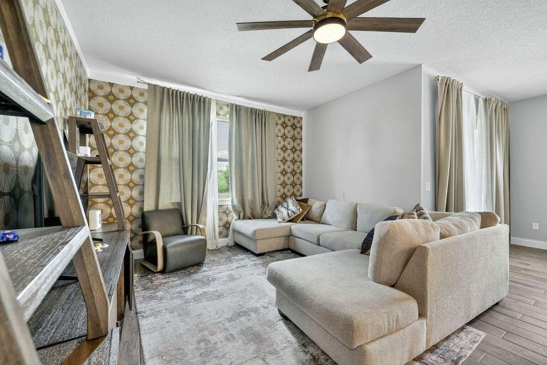 En Renta: $3,300 (4 camas, 2 baños, 1916 Pies cuadrados)