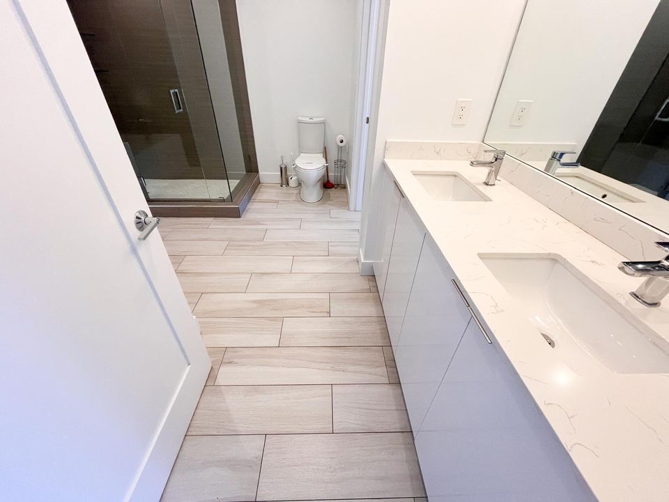 Active With Contract: $2,895 (1 beds, 1 baths, 1031 Square Feet)