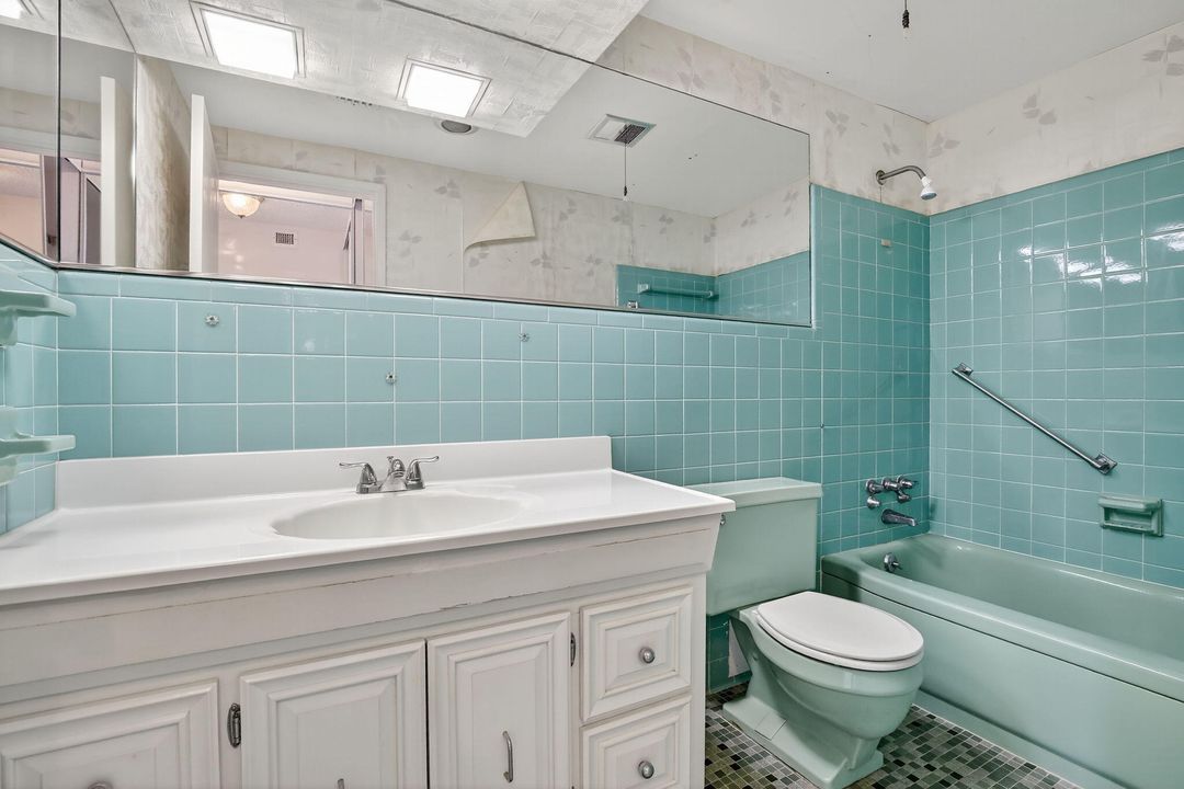 For Sale: $249,000 (2 beds, 2 baths, 1138 Square Feet)