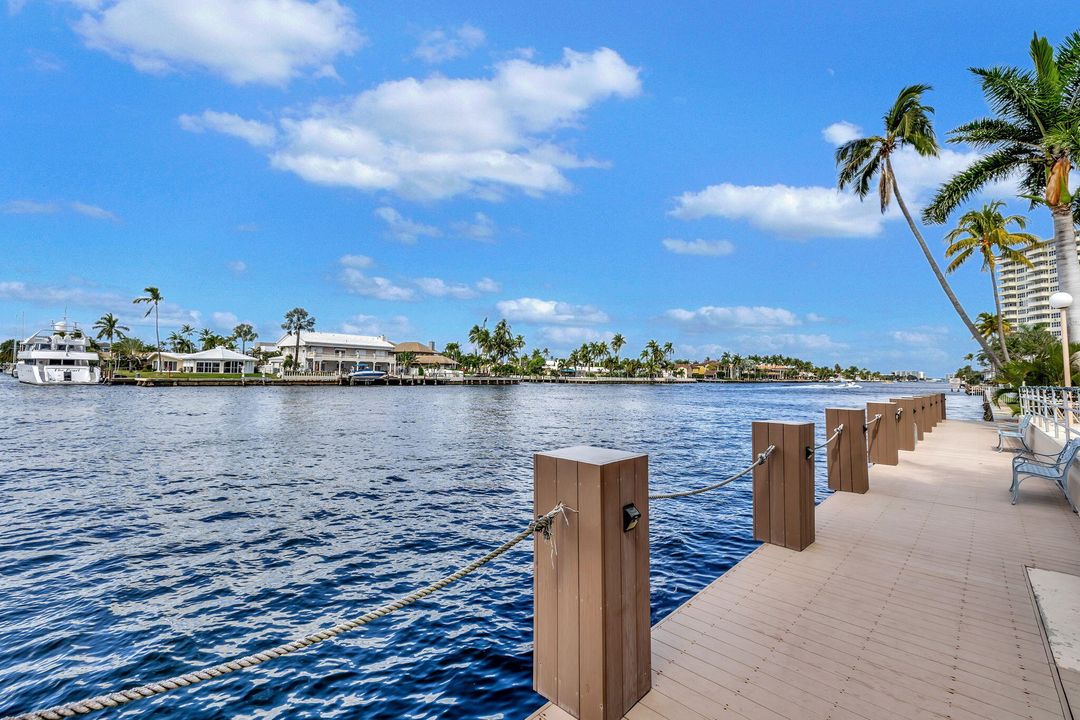 For Sale: $249,000 (2 beds, 2 baths, 1138 Square Feet)