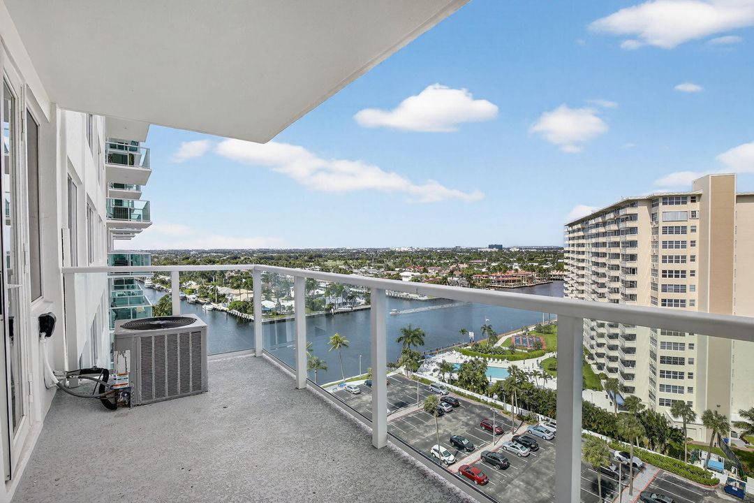 For Sale: $249,000 (2 beds, 2 baths, 1138 Square Feet)