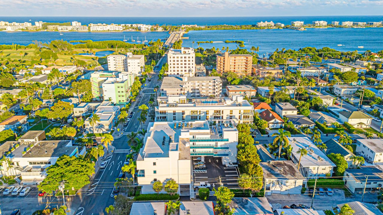 Под контрактом: $375,000 (1 спален, 1 ванн, 1032 Квадратных фут)