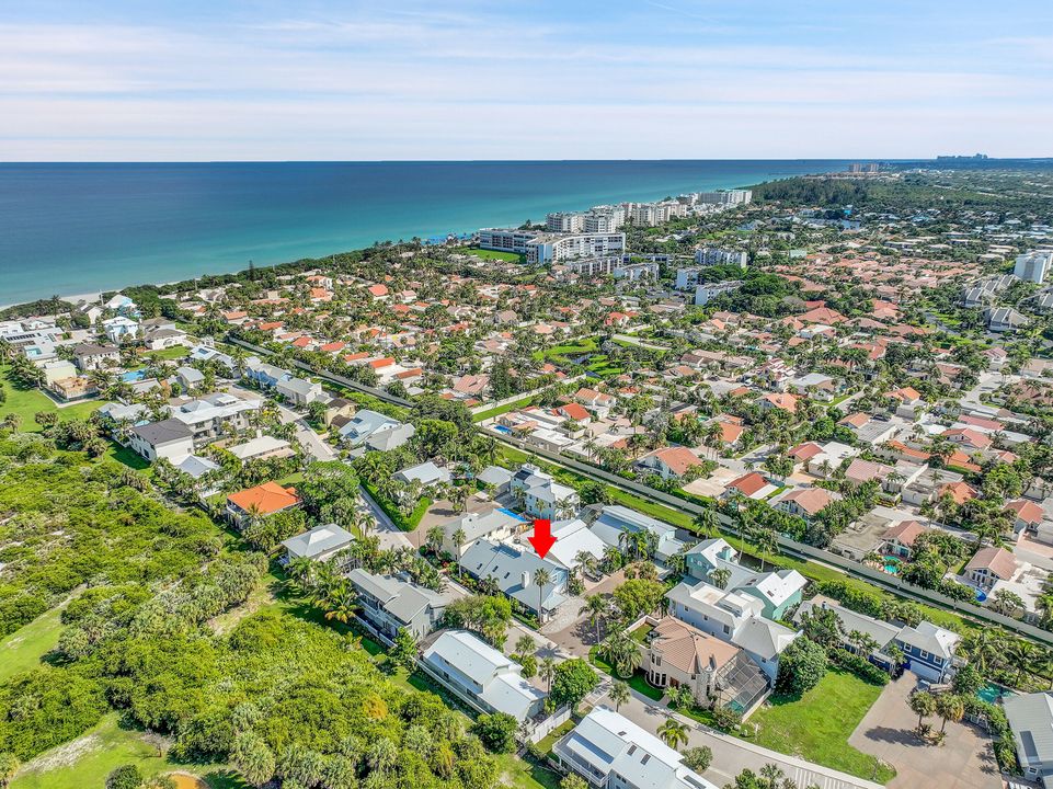 合同活跃: $8,000 (5 贝兹, 4 浴室, 3595 平方英尺)