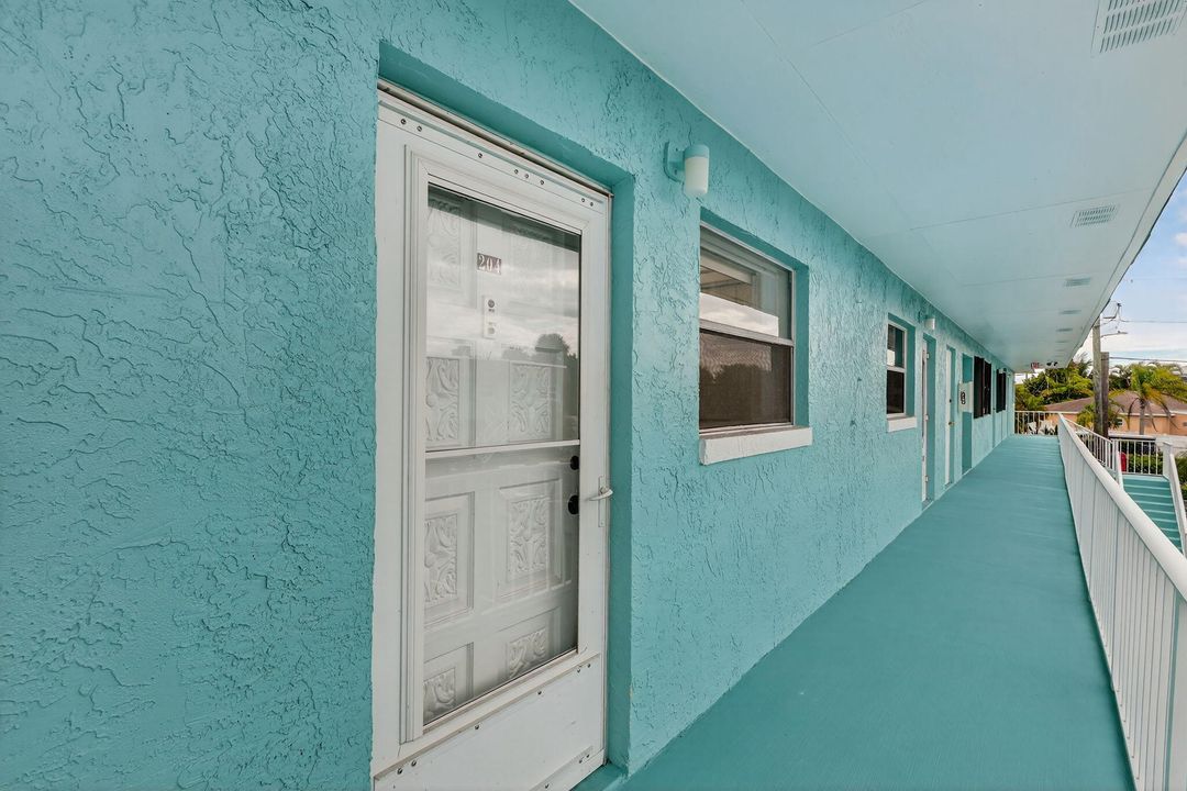 For Sale: $195,000 (2 beds, 2 baths, 1092 Square Feet)