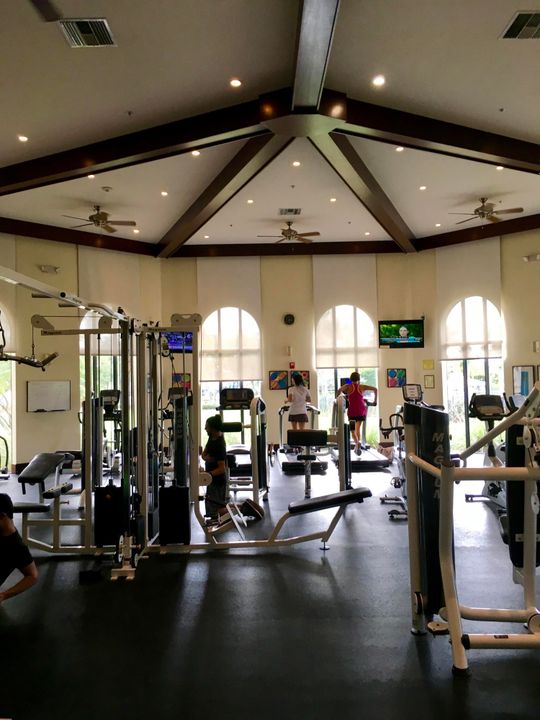 出租: $7,500 (4 贝兹, 2 浴室, 2250 平方英尺)