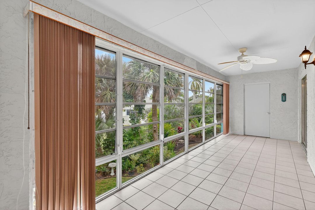 For Sale: $195,000 (2 beds, 2 baths, 1092 Square Feet)