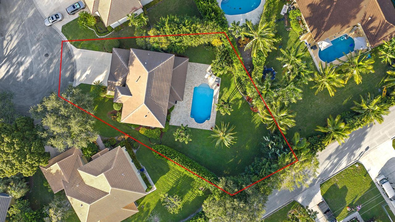 Под контрактом: $1,449,000 (4 спален, 2 ванн, 2761 Квадратных фут)