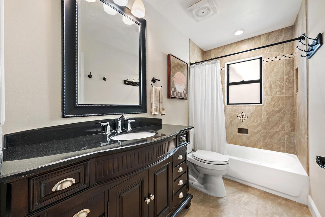 Под контрактом: $1,449,000 (4 спален, 2 ванн, 2761 Квадратных фут)