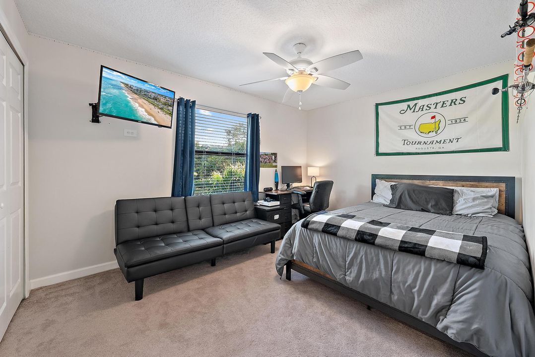 Под контрактом: $1,449,000 (4 спален, 2 ванн, 2761 Квадратных фут)