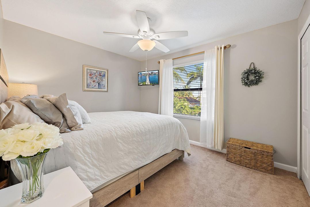 Под контрактом: $1,449,000 (4 спален, 2 ванн, 2761 Квадратных фут)