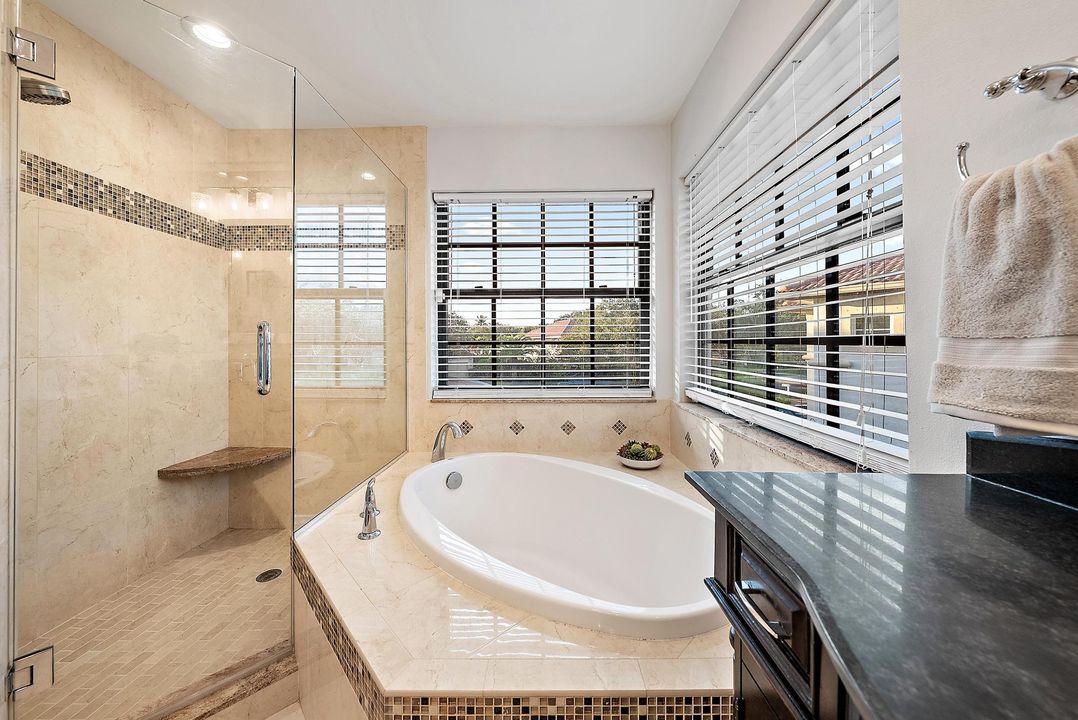 Под контрактом: $1,449,000 (4 спален, 2 ванн, 2761 Квадратных фут)