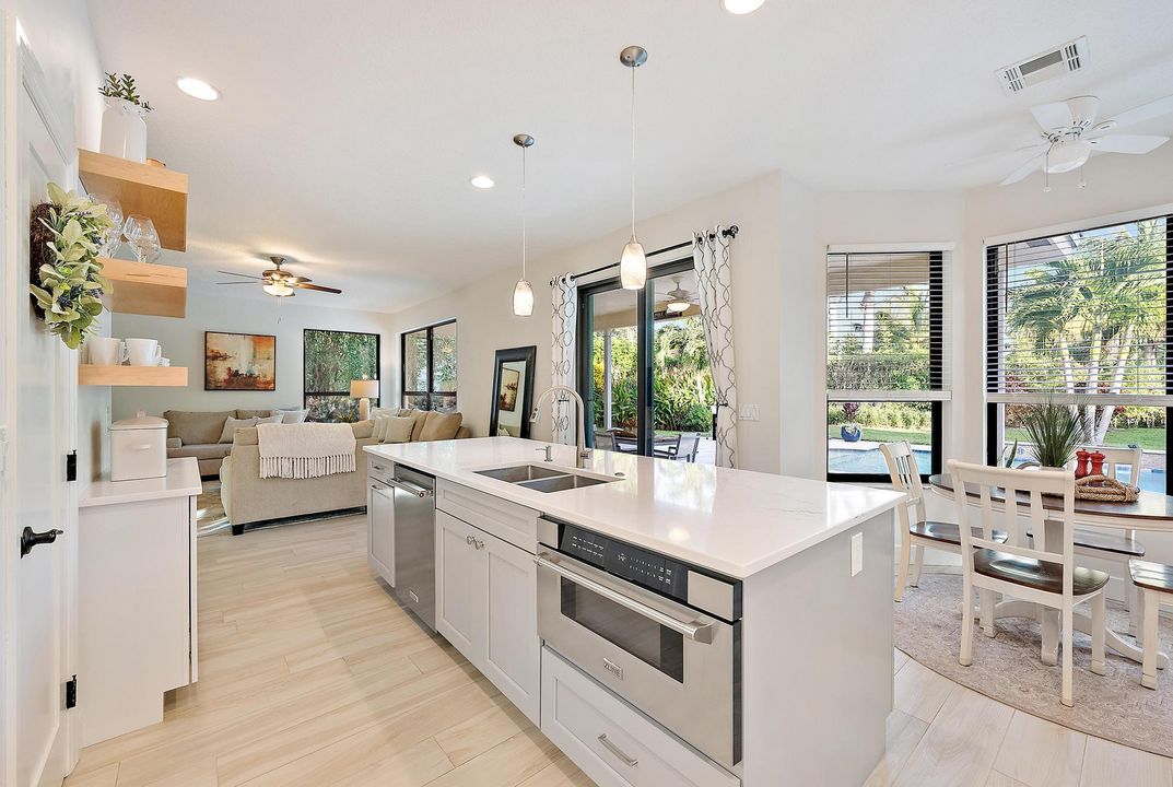 Под контрактом: $1,449,000 (4 спален, 2 ванн, 2761 Квадратных фут)