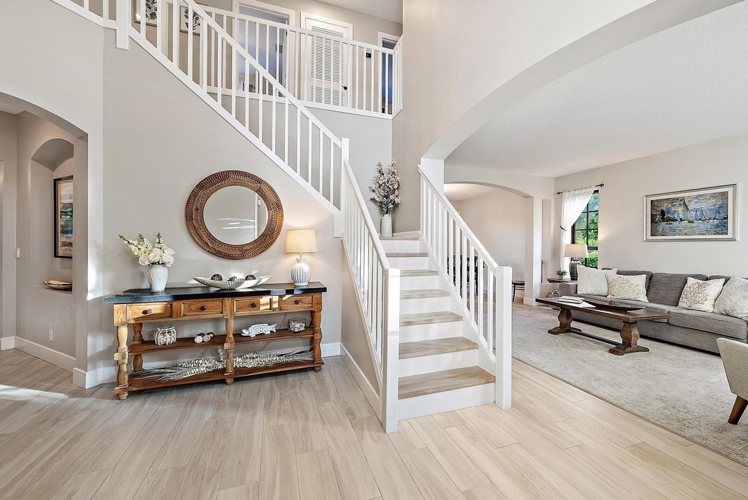 Под контрактом: $1,449,000 (4 спален, 2 ванн, 2761 Квадратных фут)