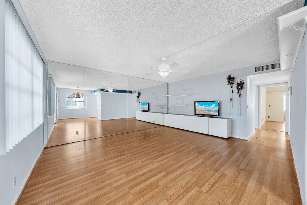 На продажу: $120,000 (2 спален, 2 ванн, 907 Квадратных фут)