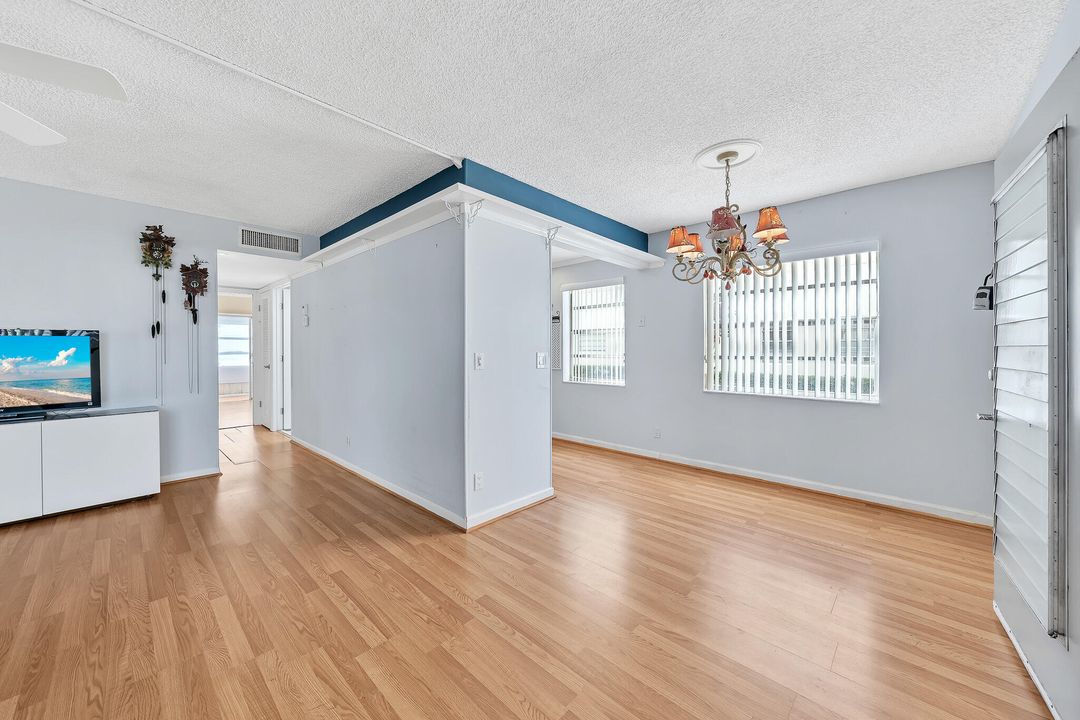 На продажу: $120,000 (2 спален, 2 ванн, 907 Квадратных фут)