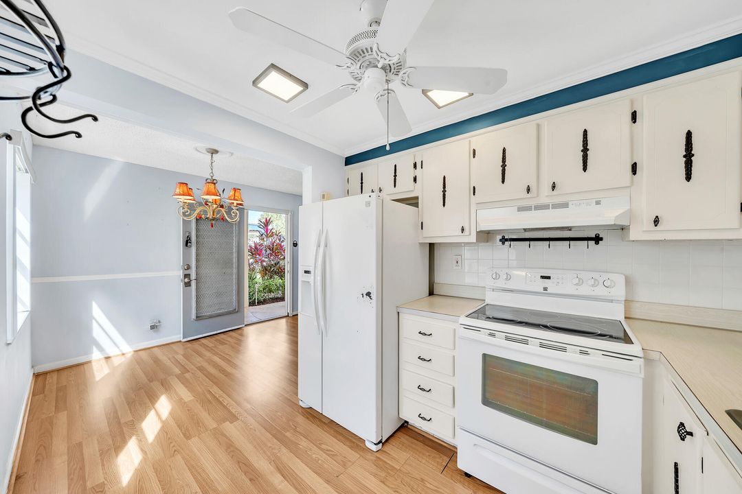 На продажу: $120,000 (2 спален, 2 ванн, 907 Квадратных фут)