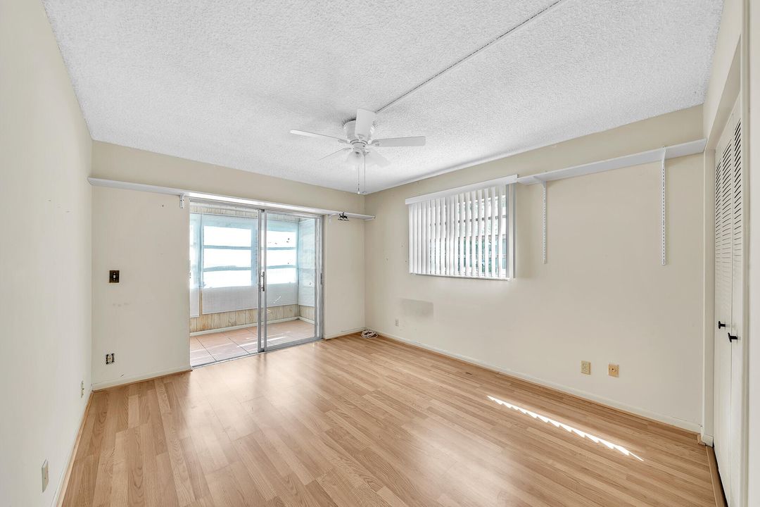 На продажу: $120,000 (2 спален, 2 ванн, 907 Квадратных фут)