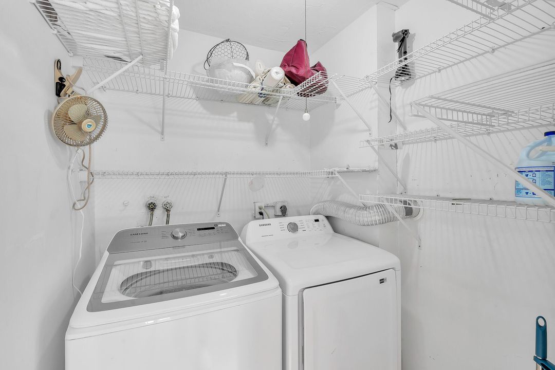 На продажу: $120,000 (2 спален, 2 ванн, 907 Квадратных фут)