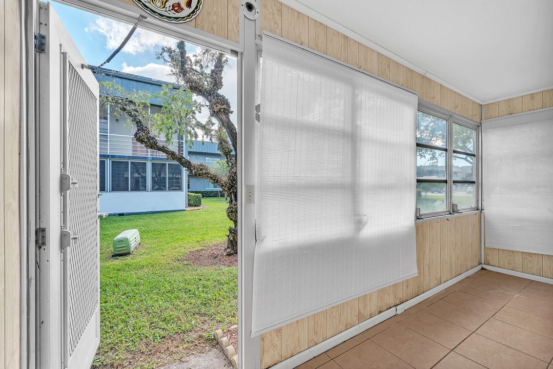 На продажу: $120,000 (2 спален, 2 ванн, 907 Квадратных фут)