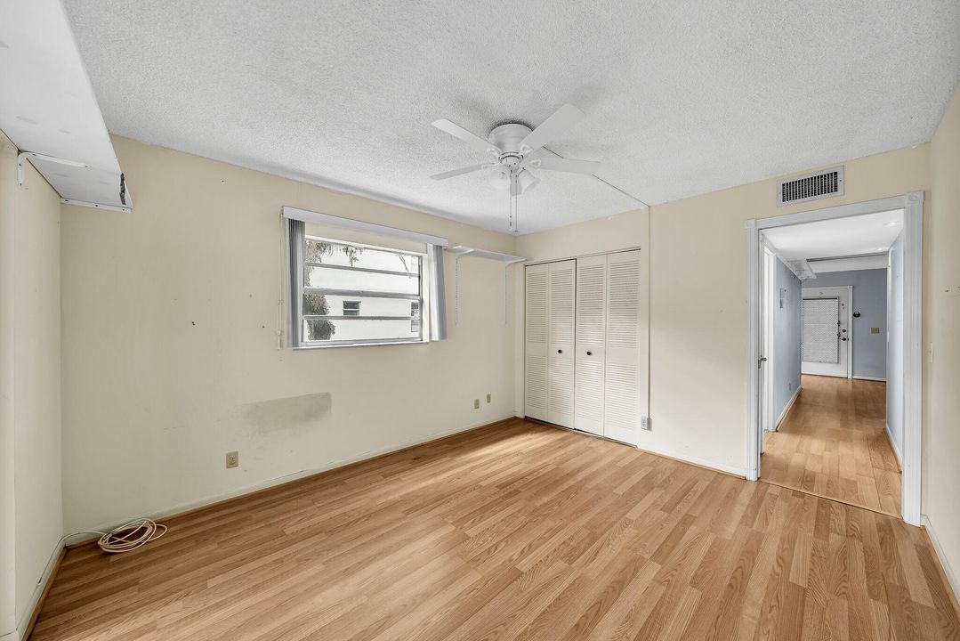 На продажу: $120,000 (2 спален, 2 ванн, 907 Квадратных фут)