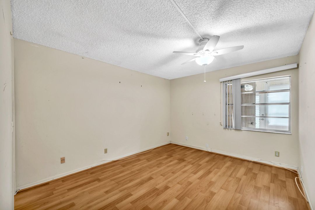 На продажу: $120,000 (2 спален, 2 ванн, 907 Квадратных фут)