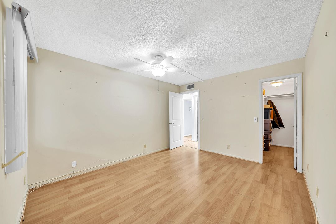 На продажу: $120,000 (2 спален, 2 ванн, 907 Квадратных фут)