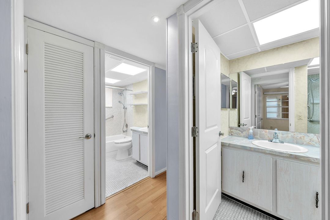 На продажу: $120,000 (2 спален, 2 ванн, 907 Квадратных фут)