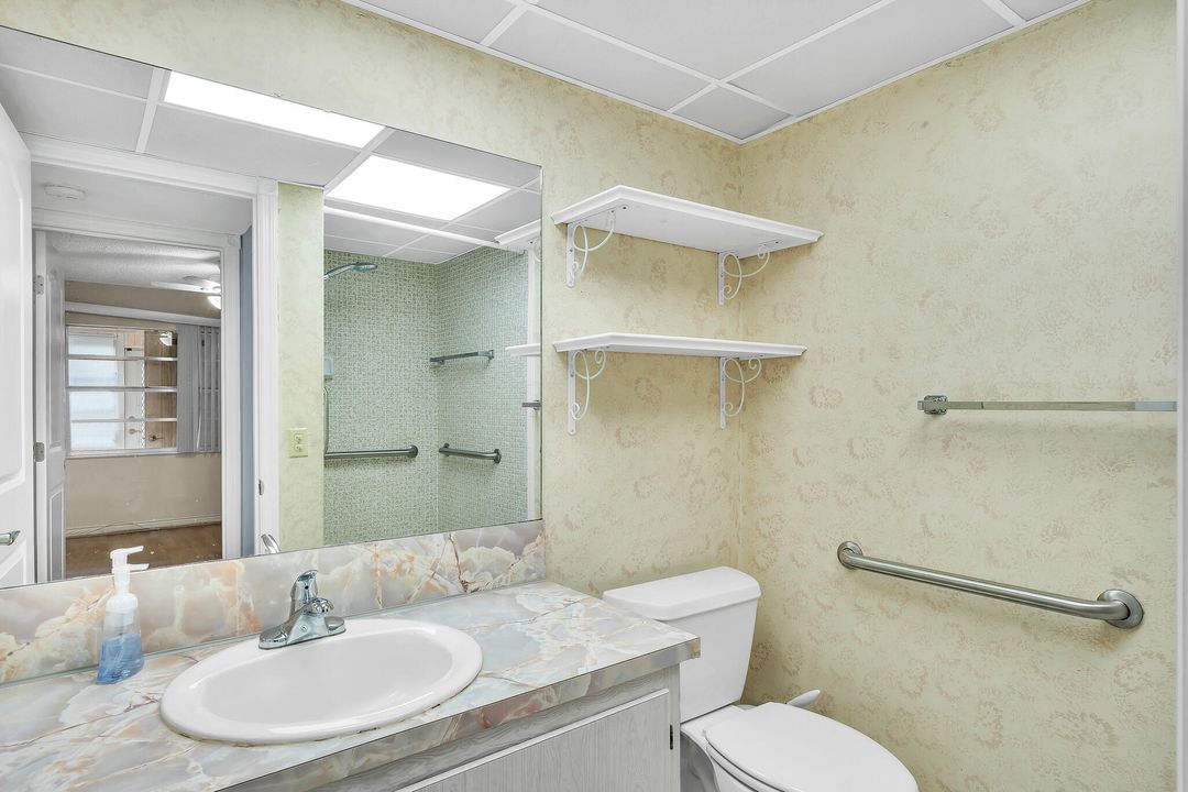 На продажу: $120,000 (2 спален, 2 ванн, 907 Квадратных фут)