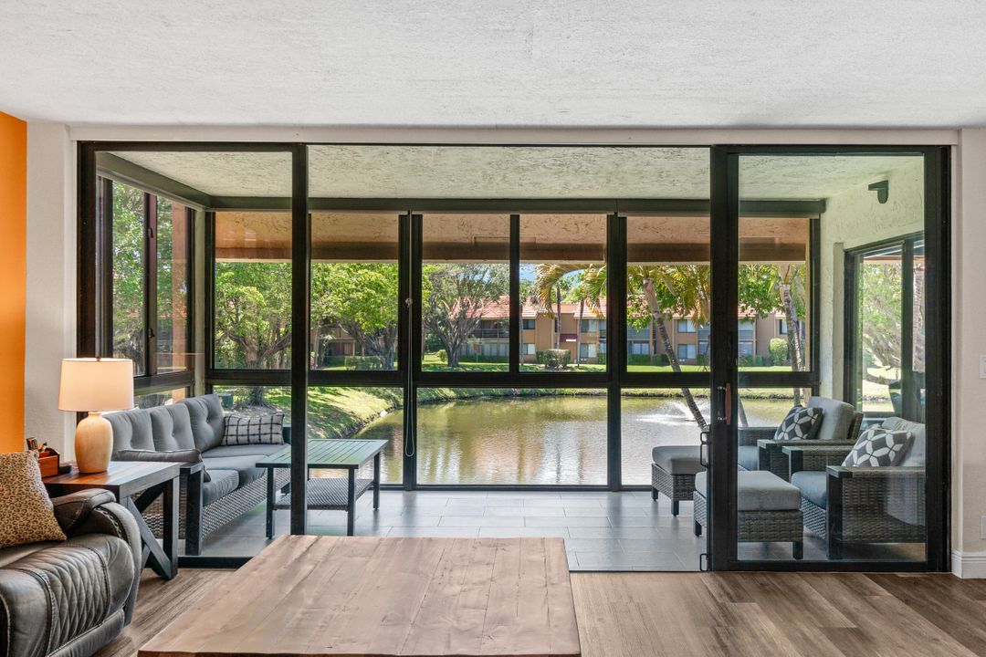 合同活跃: $2,700 (2 贝兹, 2 浴室, 1380 平方英尺)