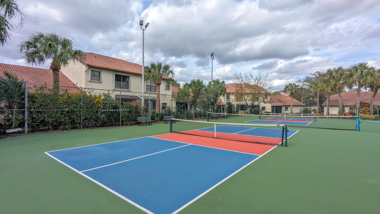 En Venta: $315,000 (2 camas, 2 baños, 1558 Pies cuadrados)