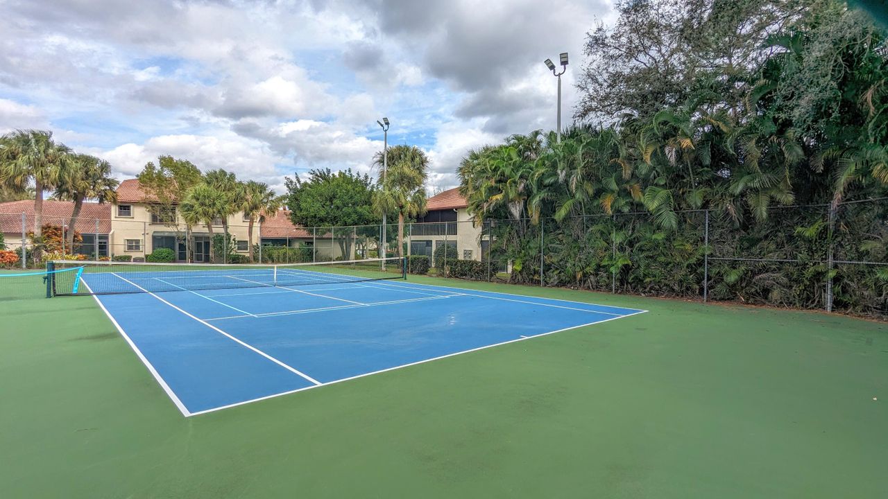 En Venta: $315,000 (2 camas, 2 baños, 1558 Pies cuadrados)