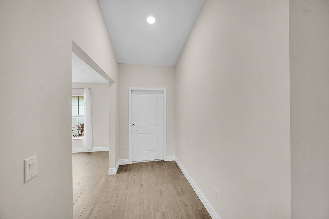 出租: $4,700 (4 贝兹, 2 浴室, 2133 平方英尺)