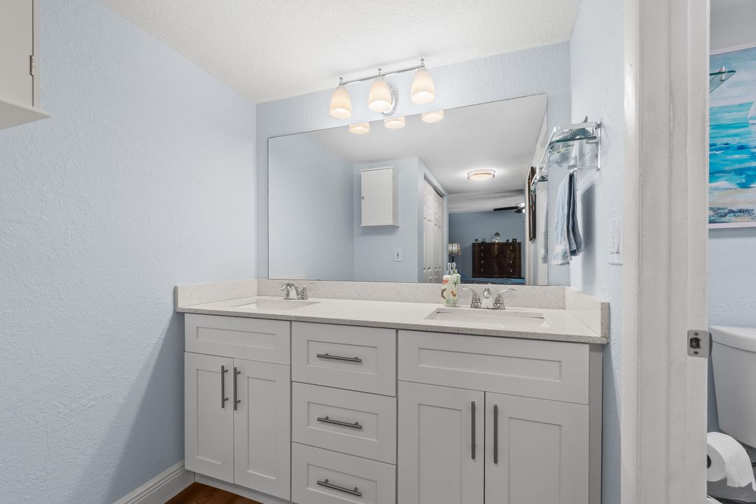 合同活跃: $2,700 (2 贝兹, 2 浴室, 1380 平方英尺)