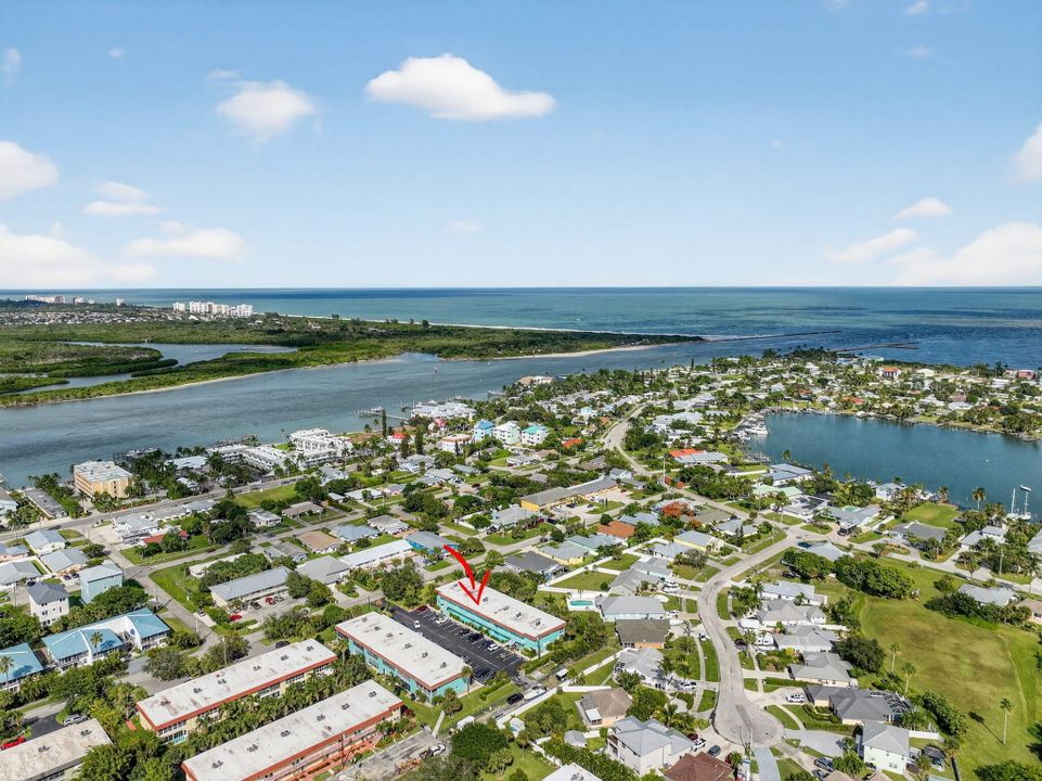 For Sale: $195,000 (2 beds, 2 baths, 1092 Square Feet)