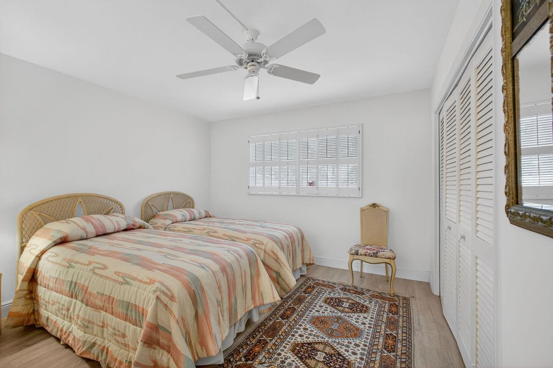 Под контрактом: $230,000 (2 спален, 2 ванн, 920 Квадратных фут)