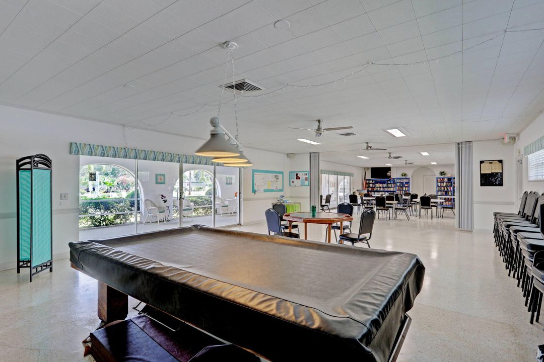 Под контрактом: $230,000 (2 спален, 2 ванн, 920 Квадратных фут)