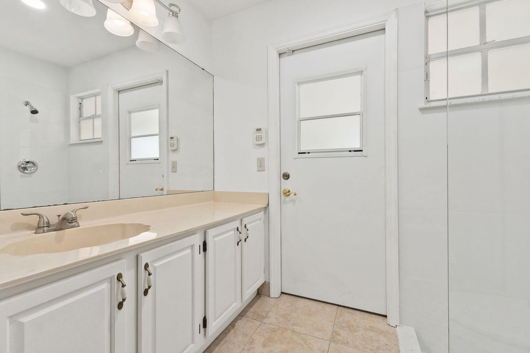 For Rent: $3,750 (4 beds, 3 baths, 2724 Square Feet)