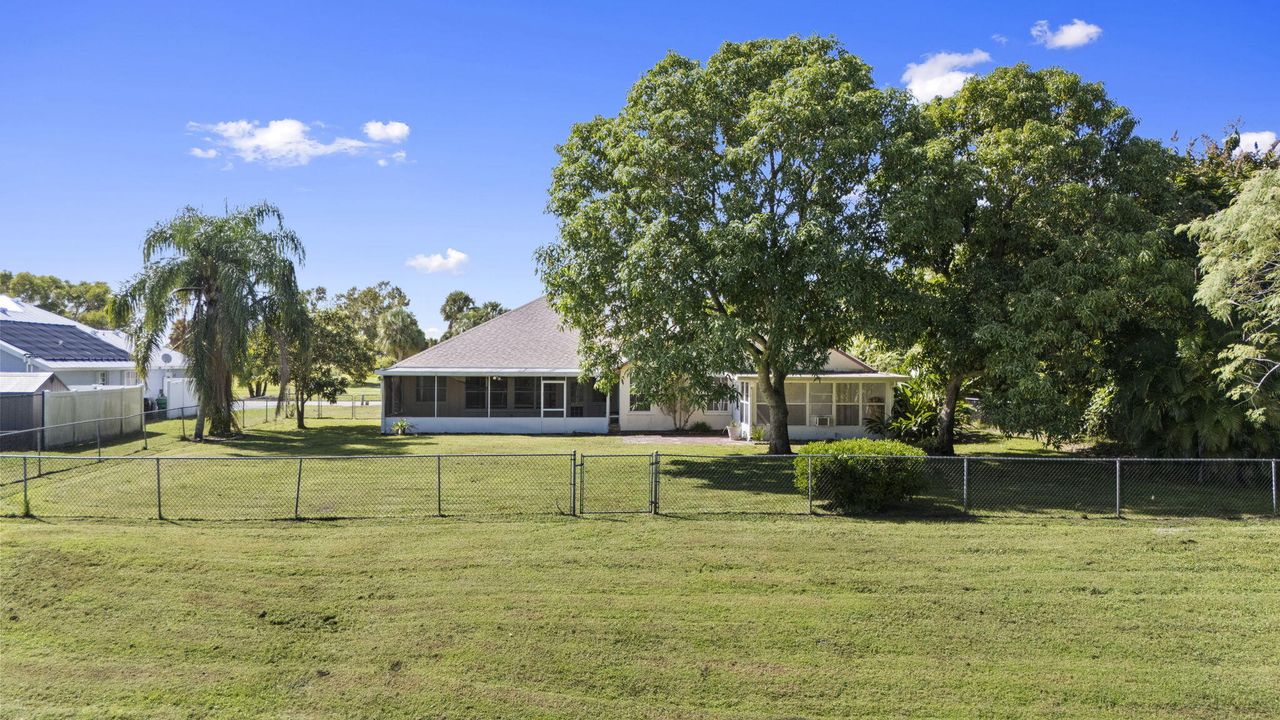 For Rent: $3,750 (4 beds, 3 baths, 2724 Square Feet)