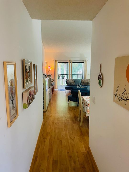 For Sale: $174,900 (2 beds, 2 baths, 1360 Square Feet)