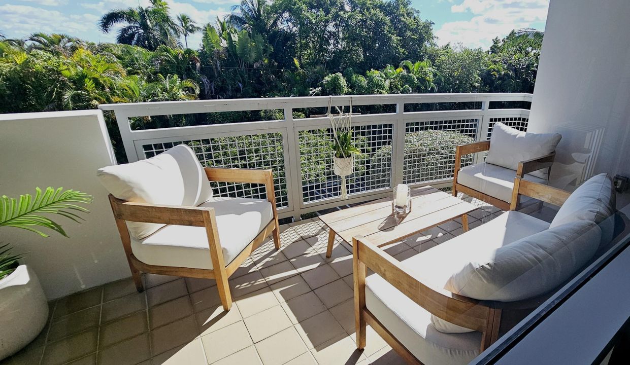 For Rent: $5,000 (2 beds, 2 baths, 1343 Square Feet)