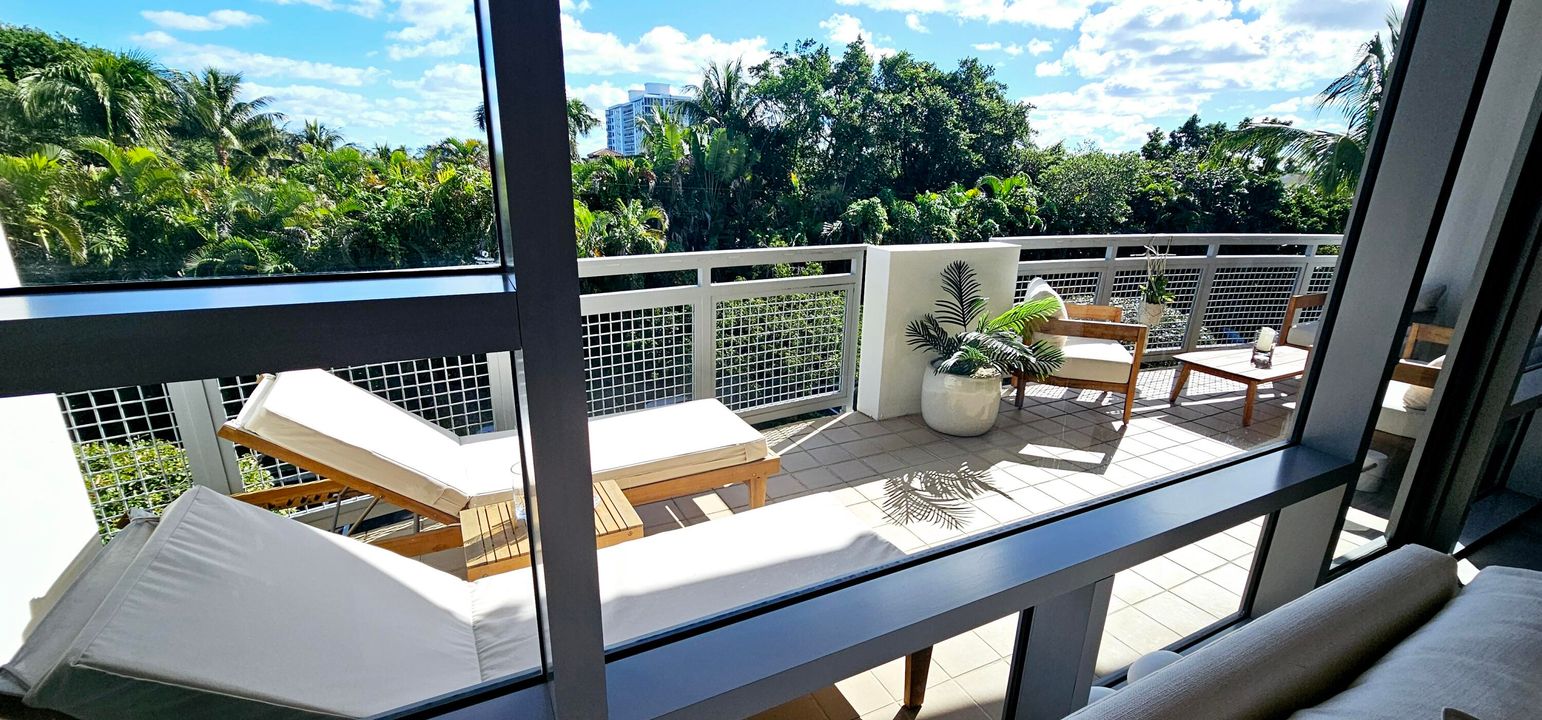 For Rent: $5,000 (2 beds, 2 baths, 1343 Square Feet)