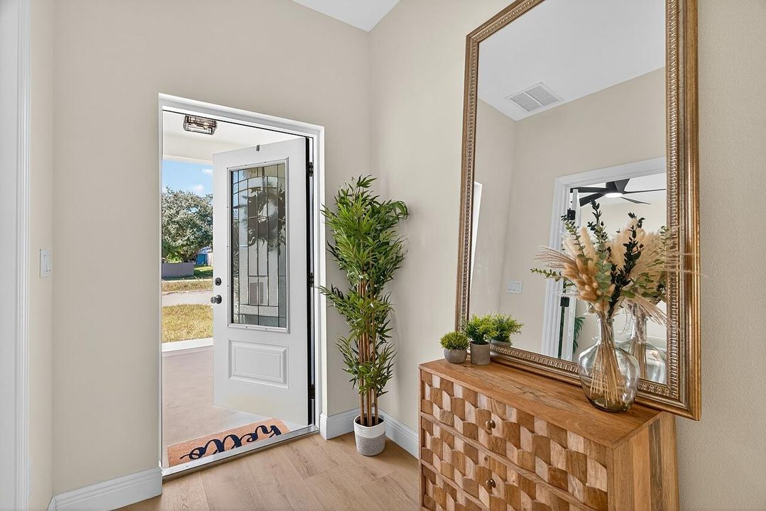 For Sale: $389,000 (3 beds, 2 baths, 1790 Square Feet)