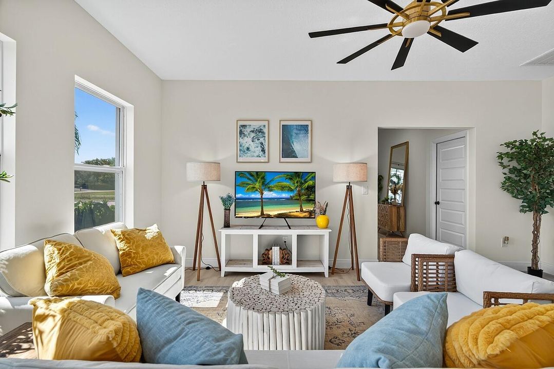 For Sale: $389,000 (3 beds, 2 baths, 1790 Square Feet)