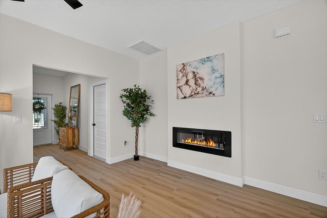 For Sale: $389,000 (3 beds, 2 baths, 1790 Square Feet)