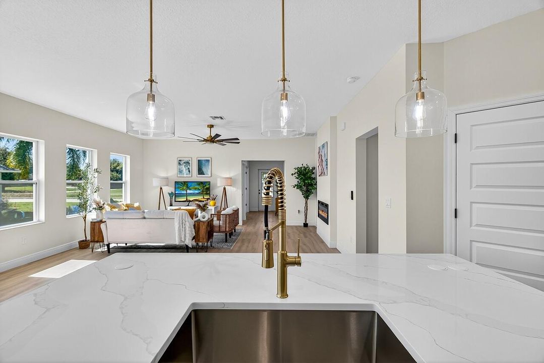 For Sale: $389,000 (3 beds, 2 baths, 1790 Square Feet)