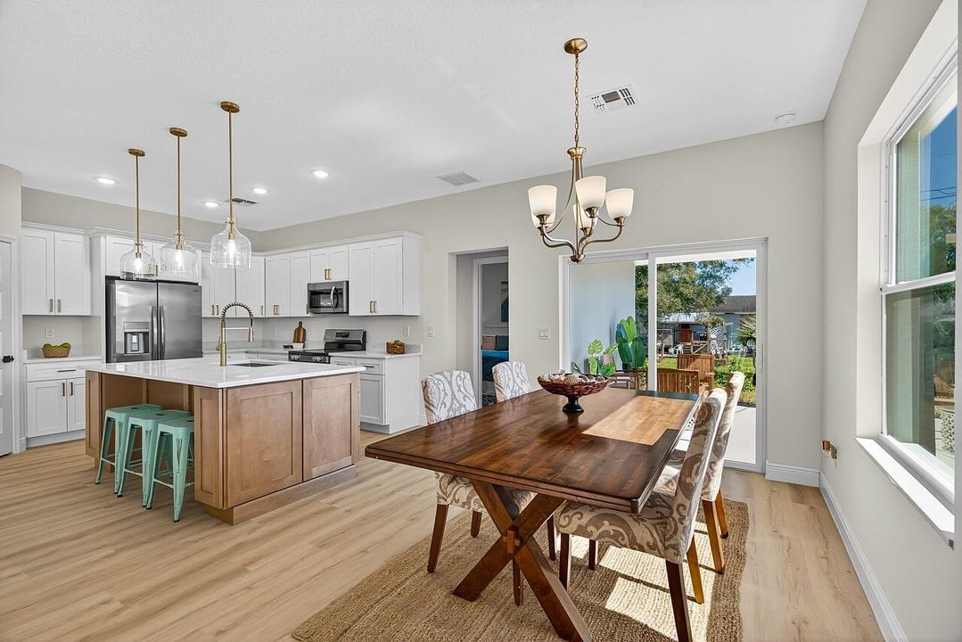 For Sale: $389,000 (3 beds, 2 baths, 1790 Square Feet)