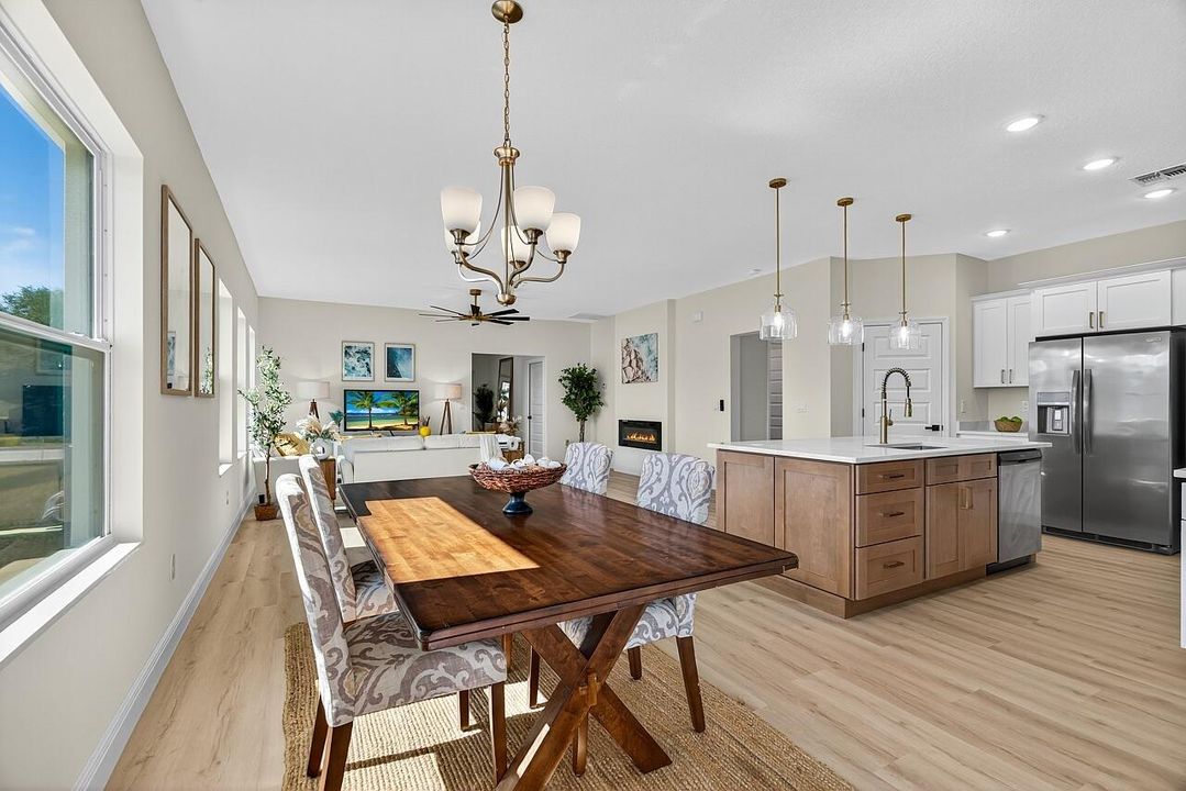 For Sale: $389,000 (3 beds, 2 baths, 1790 Square Feet)